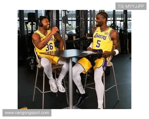 湖人新赛季引援成焦点球队阵容调整备受关注